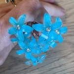 Hårnåle med små blå blomster med glitrende sten 10 stk.
